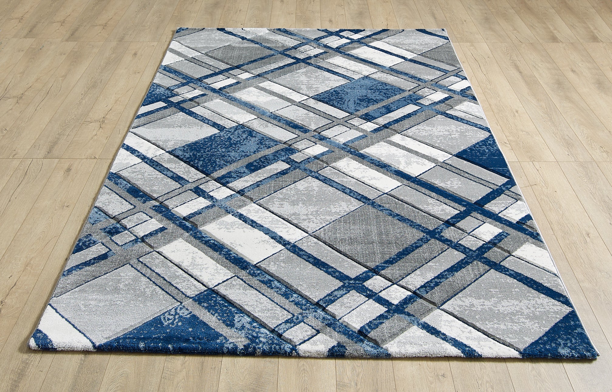 Accra Grey Navy Rug - 160cm x 220cm - Image 4
