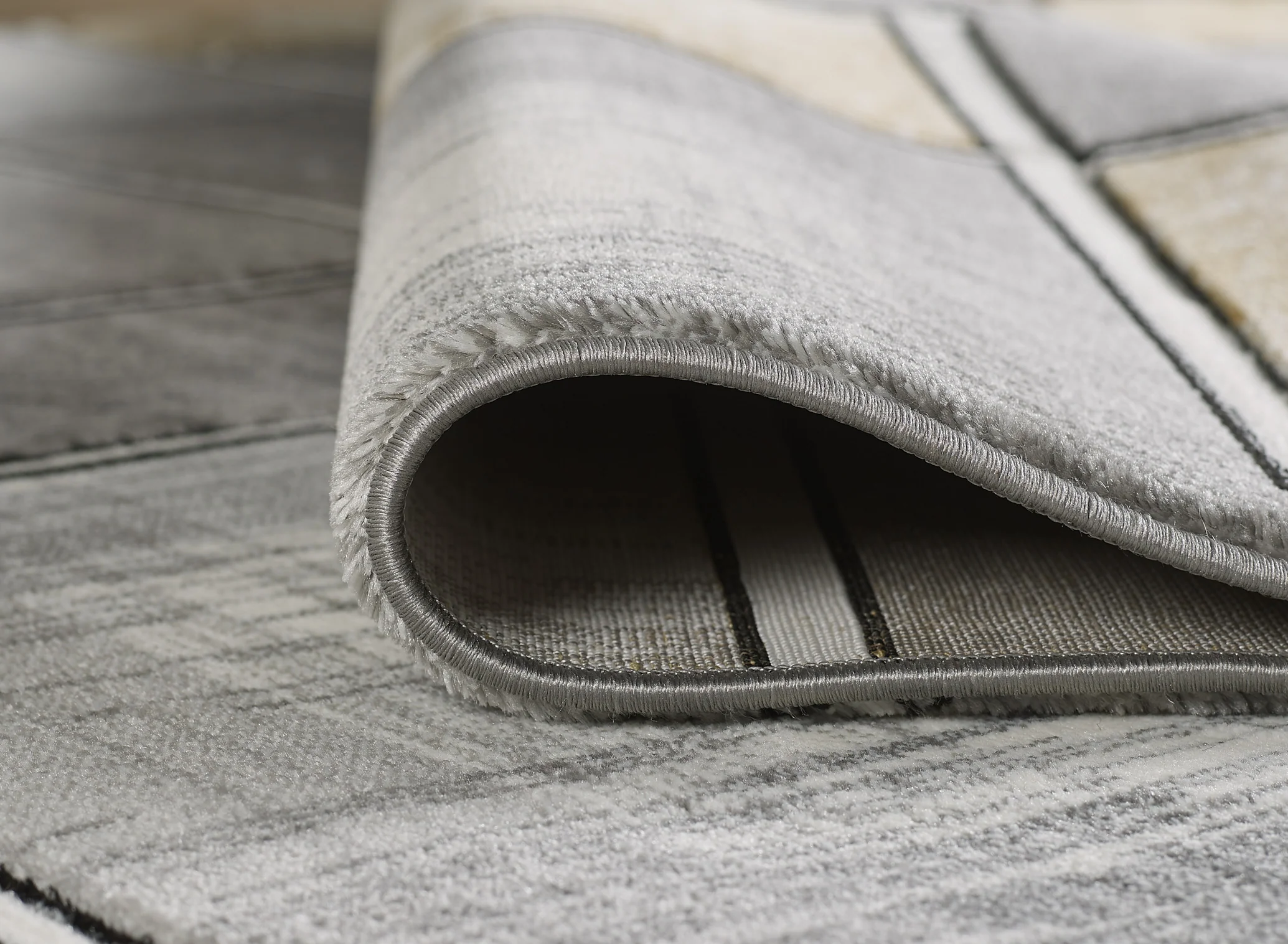 Lagos Grey Gold Rug - 120cm x 170cm - Image 4