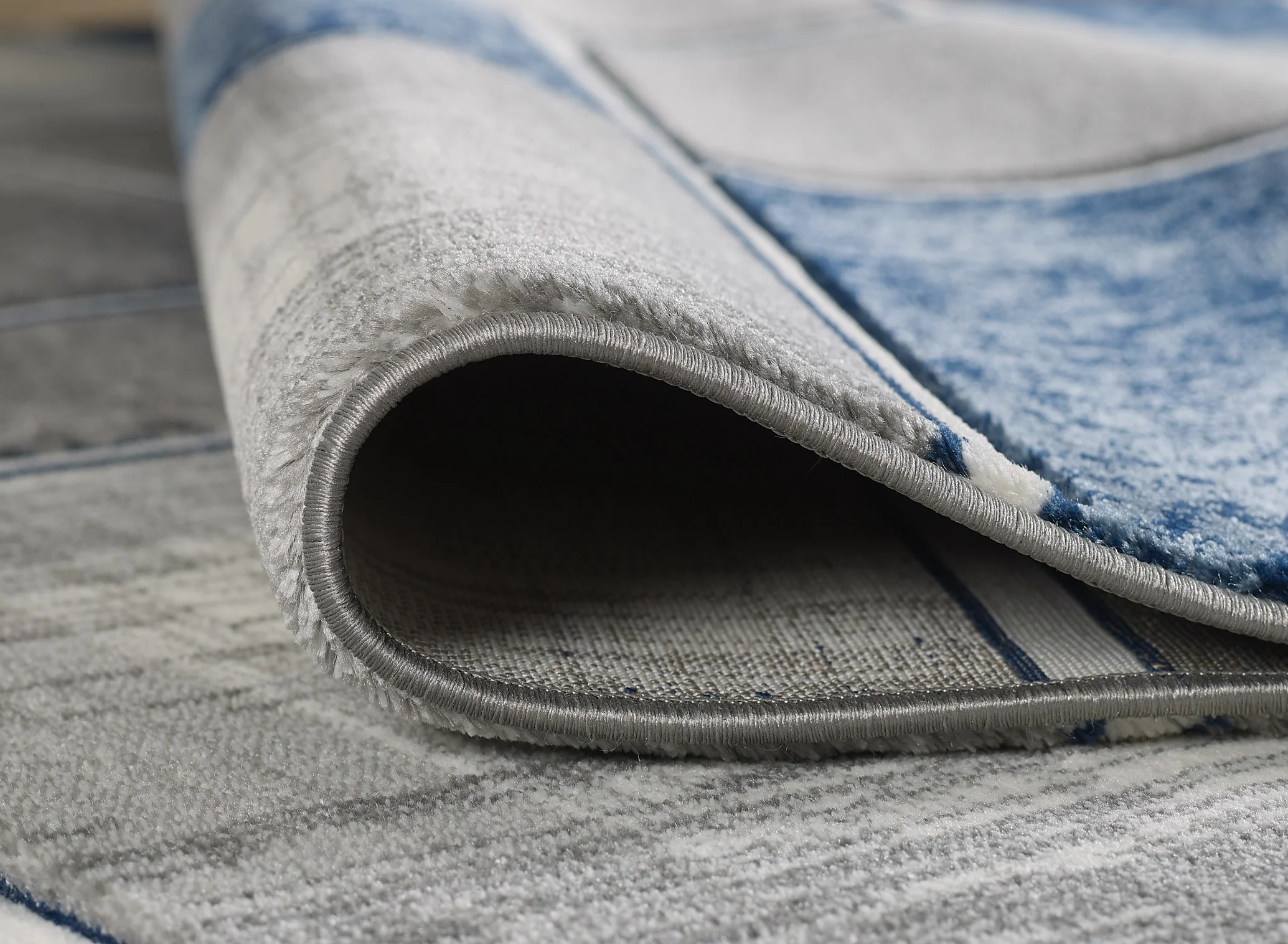 Lagos Grey Navy Rug - 160cm x 230cm - Image 3